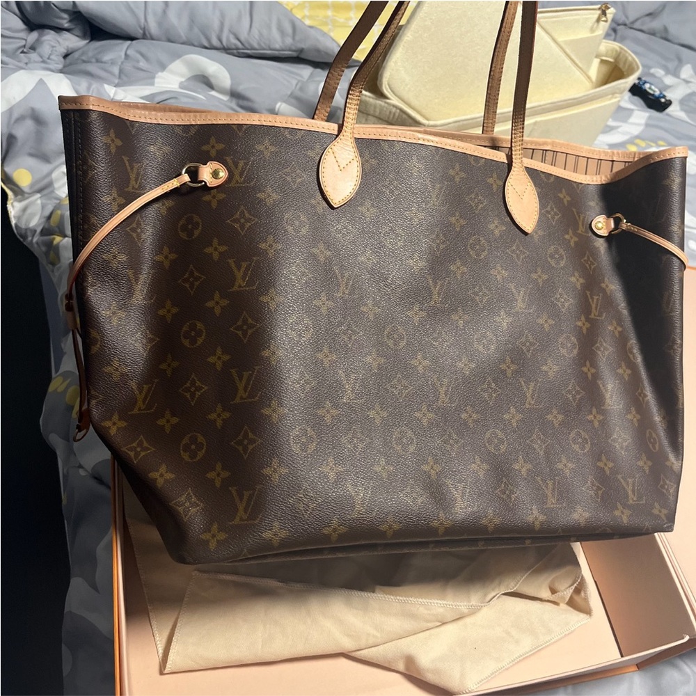 LOUIS VUITTON GM BAG 🔥🔥LAST DAY OF SALE 🔥🔥
